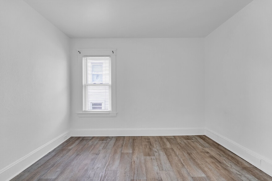 Building Photo - 3706 Spokane Ave