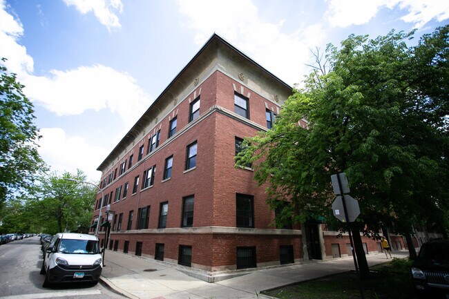 Primary Photo - 3147 W Lyndale St