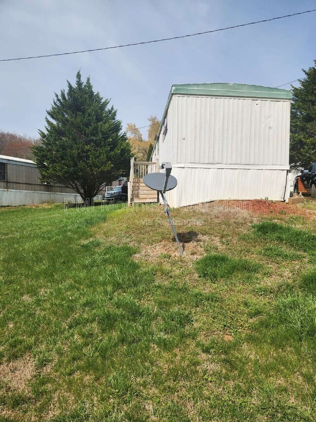 Building Photo - 9 Grateful Way