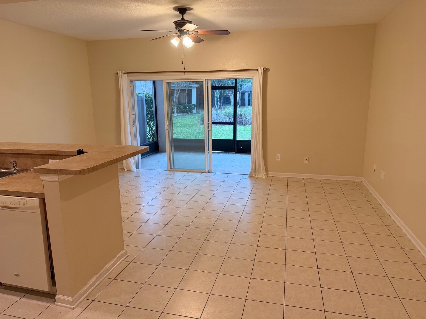 Building Photo - 773 Crystal Way