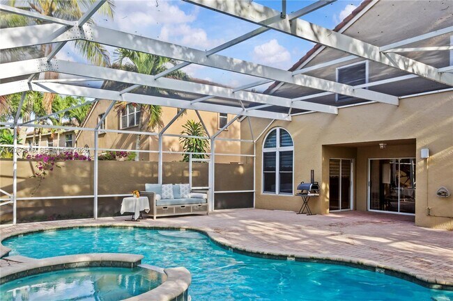 Building Photo - 6885 NW 75th Pl