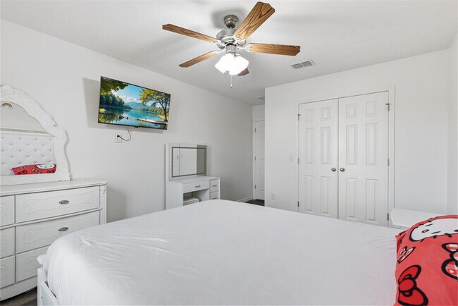 Building Photo - Waterfront Lake Nona Pool Home