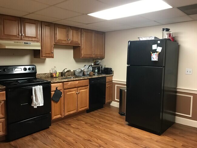 kitchen - 3 Shadowbrook Ln