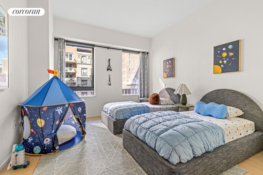 Building Photo - 121 E 22nd St