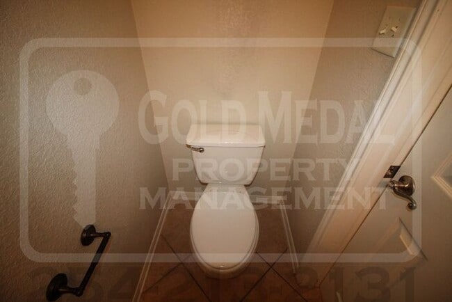 Building Photo - 2908 Tucson Dr