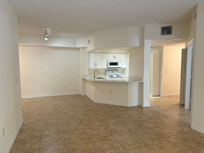 Building Photo - 3020 Alcazar Pl
