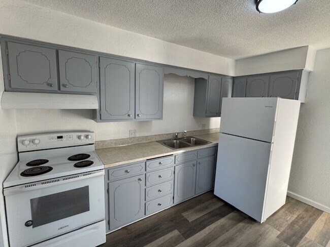 Building Photo - 624 Berrydale Ave