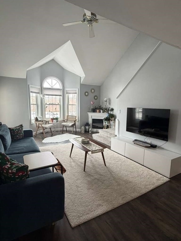 Building Photo - 212 Carriage Ln