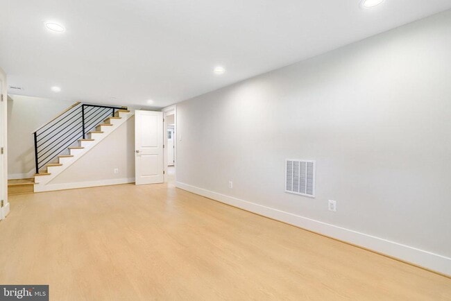 Building Photo - 1601 S Stafford St