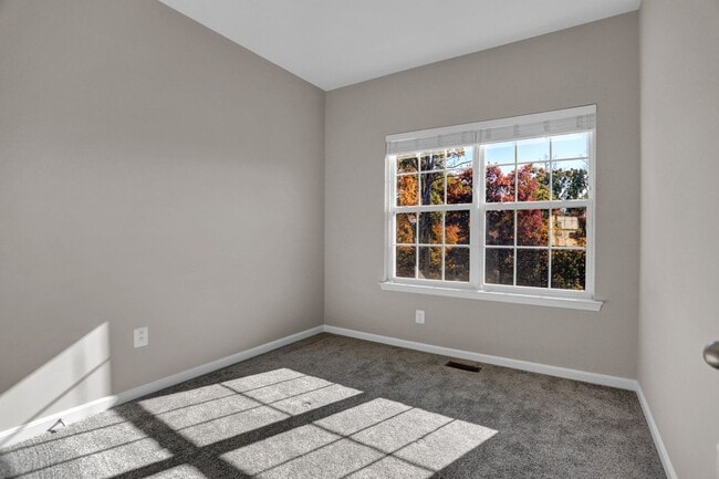 Building Photo - 115 Tanglewood Manor Dr