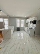 Building Photo - 15 Finlay Pl