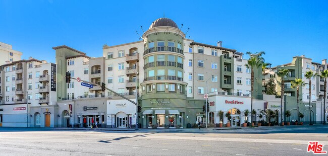 Building Photo - 8207 Stewart Ave