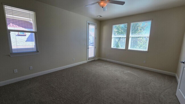 Building Photo - 2205 Heavenly View Trail