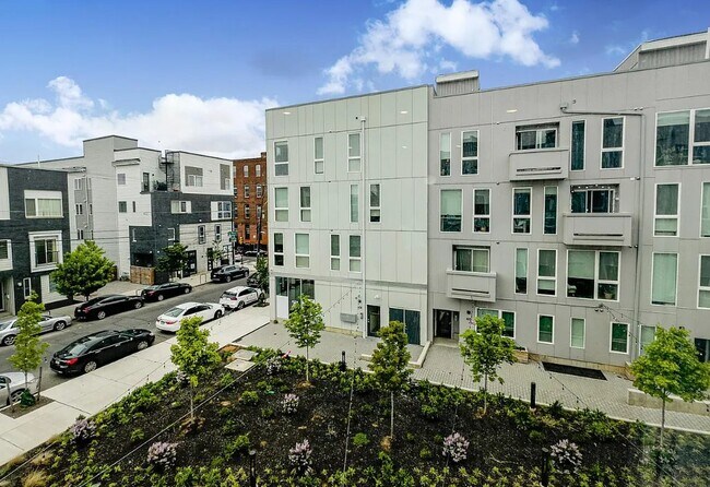 Building Photo - 1653 N 5th St