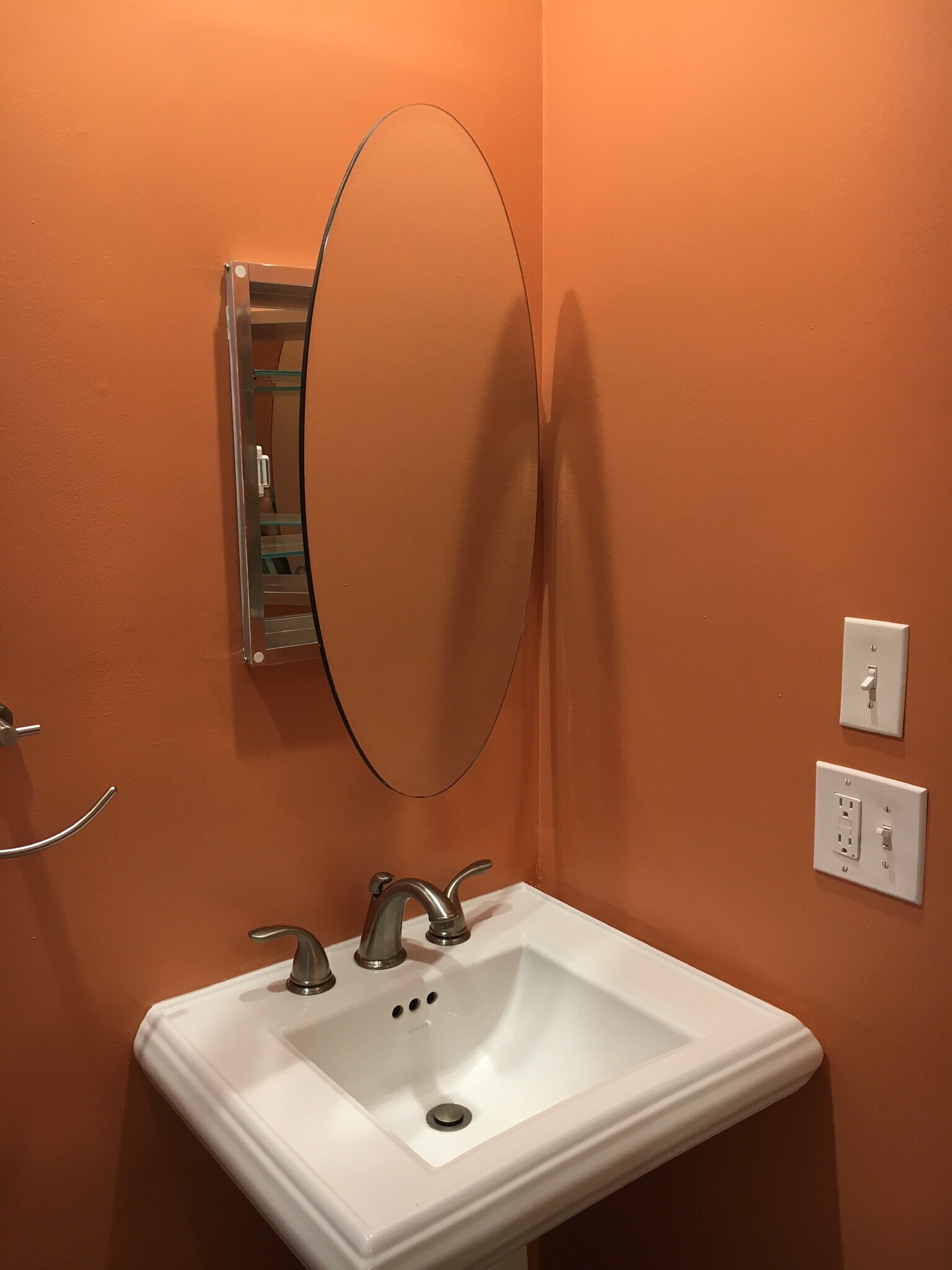 Bath - 3160 Fernwood Ave