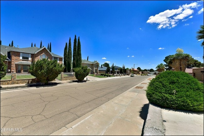 Building Photo - 11620 Laura Marie Dr