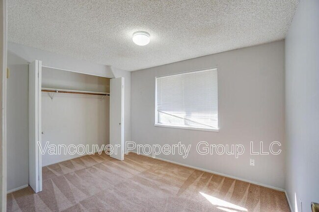 Building Photo - 1709 SE 145th Ct