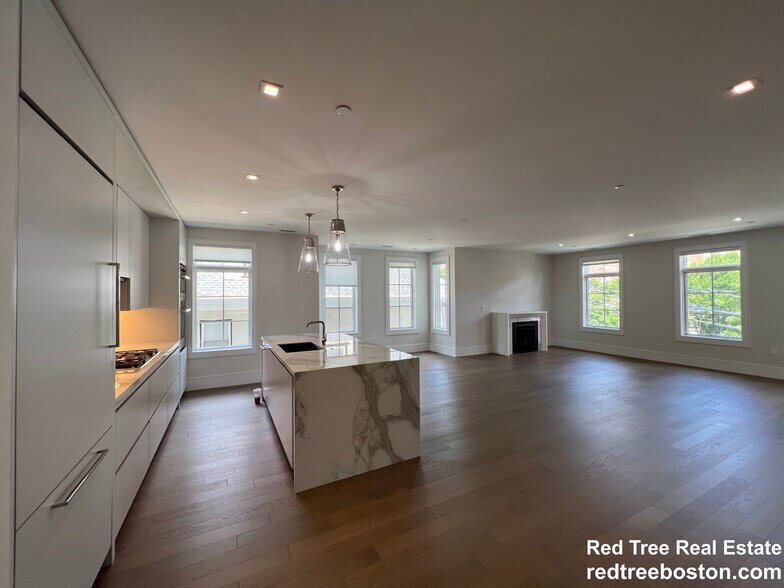 Building Photo - 20 Marion St