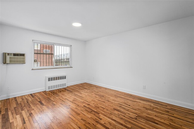 Building Photo - 23-31 28th St