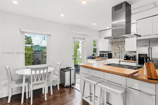 Building Photo - 3151 SW 20th St