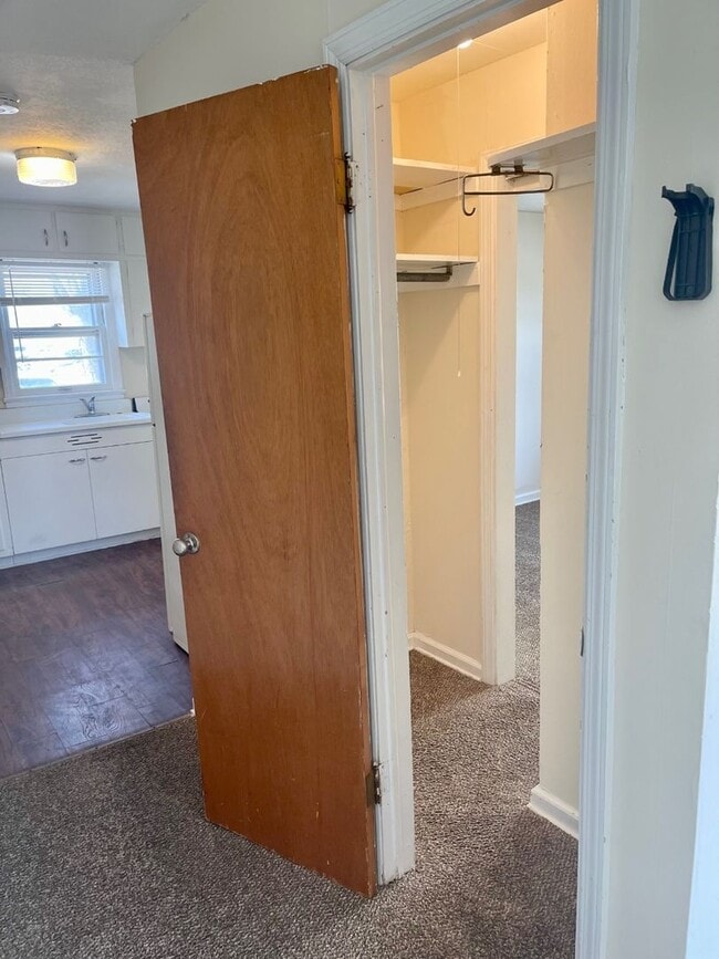 Building Photo - Very Unique Apartment in Downtown Columbia