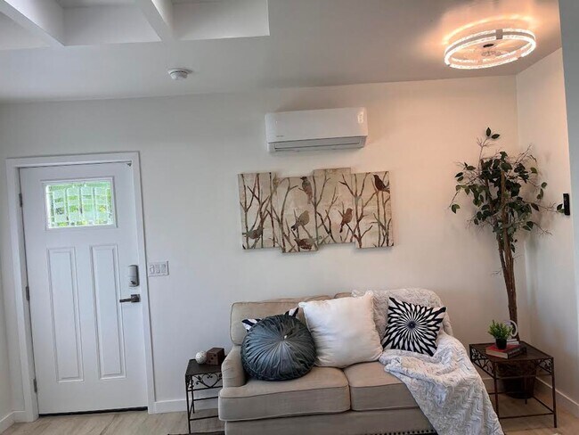 Building Photo - GORGEOUS  BRAND new home (ADU) 1bedroom 1bathroom in single-family neighborhood.