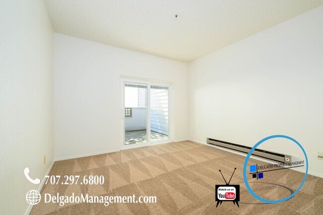 Building Photo - Glen Cove! Large one bedroom condo
