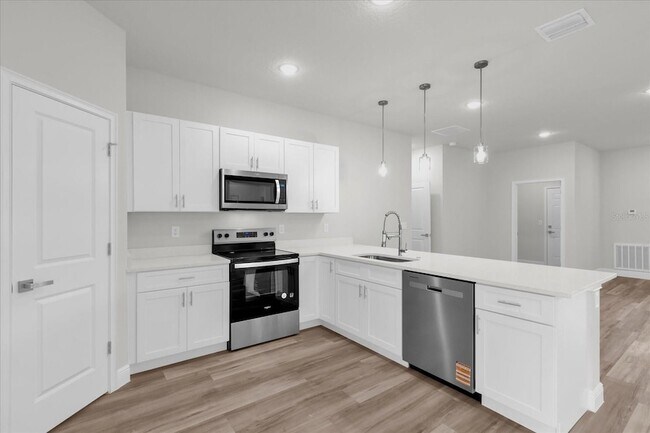 Building Photo - 13673 SW 43rd Cir