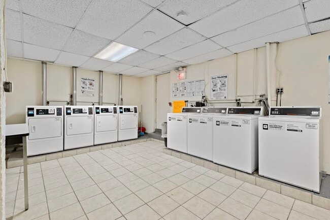 Building Photo - 6209-6215 JFK Blvd E