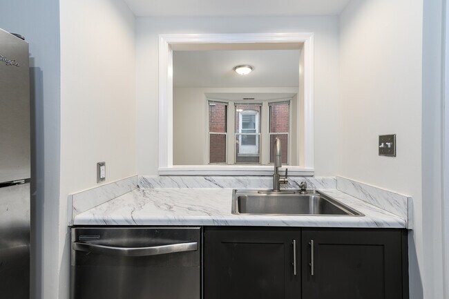 Building Photo - 5932 McPherson Ave