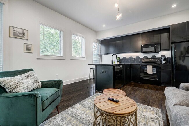 Building Photo - 940 Piedmont Ave NE