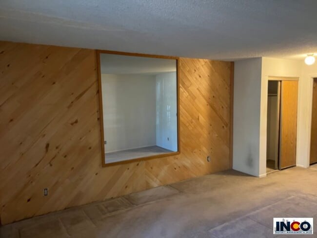 Building Photo - 14701 E Tennessee Dr