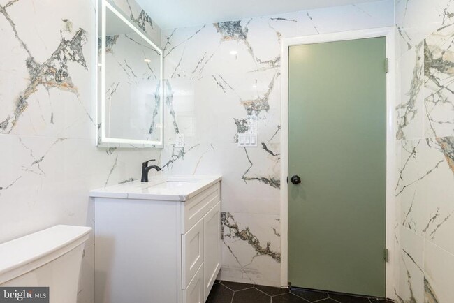 Building Photo - 3120 Tilton St