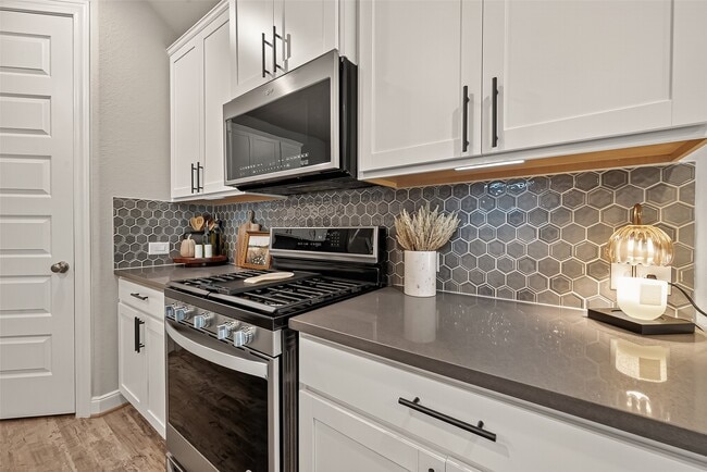 Building Photo - 20223 Sagebrush Hollow Dr