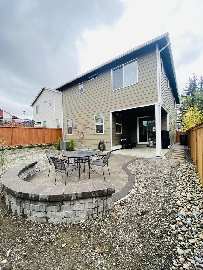 Building Photo - 7744 20th Ln SE
