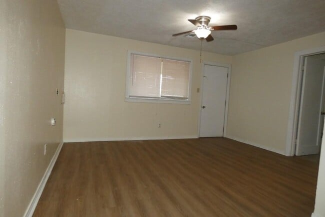 Building Photo - 2211 NW Crosby Ave