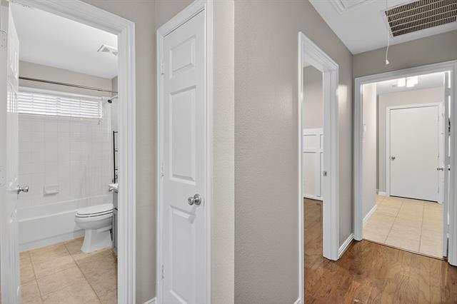 Building Photo - 1604 Wagon Wheel Dr