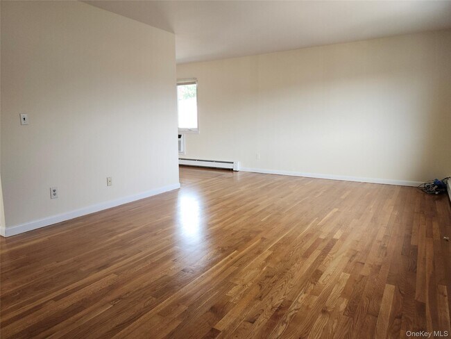 Building Photo - 33 Graywood Rd