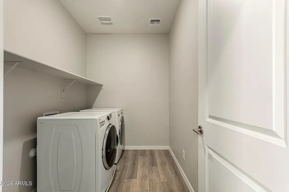 Building Photo - 1476 E Shannon St