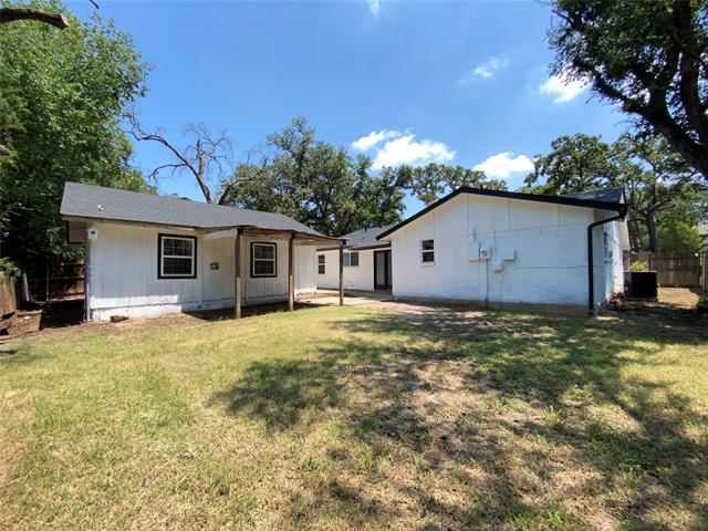 Building Photo - 1011 N Lucas Dr