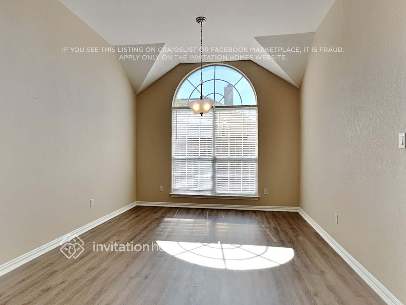 Building Photo - 509 Taos Ct W