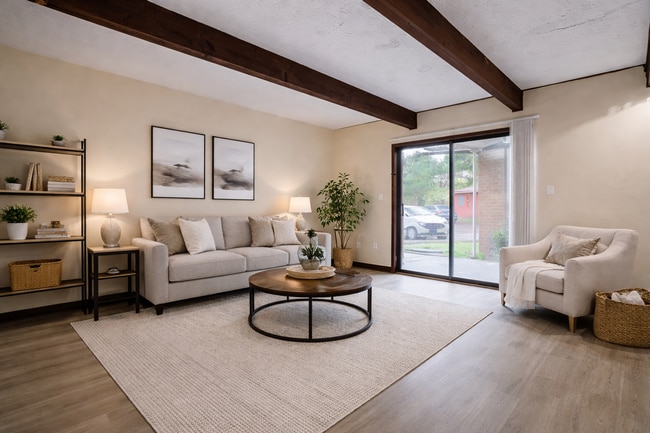 Building Photo - 1 Bedroom Townhouse Apartment