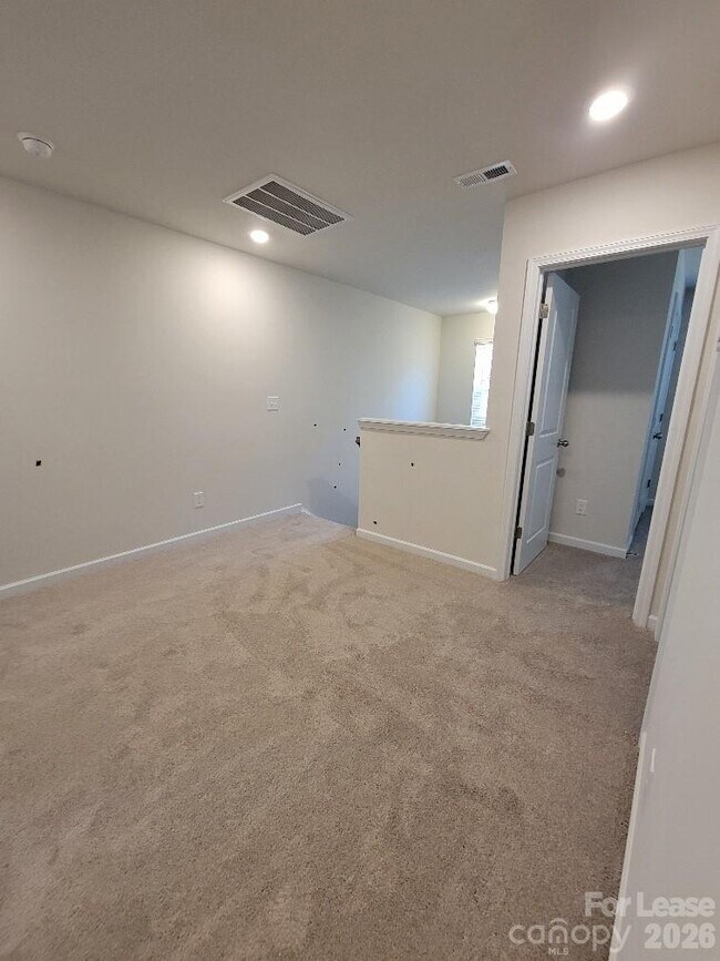 Building Photo - 6941 Calton Ln