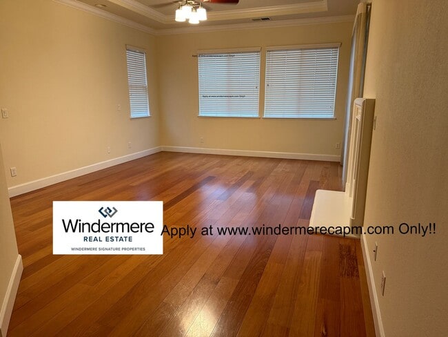 Building Photo - Welcome Home To This Well Maintained Immaculate Westlake Gated Community HOME!