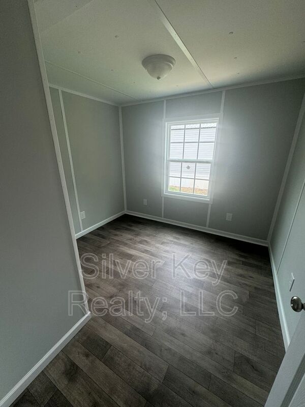 Building Photo - 1004 S Jackson St