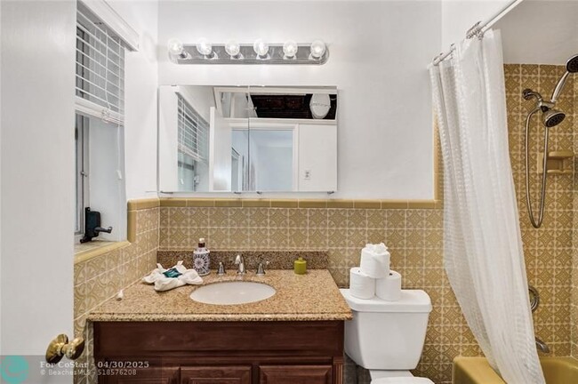 Building Photo - 3230 S Terra Mar Dr
