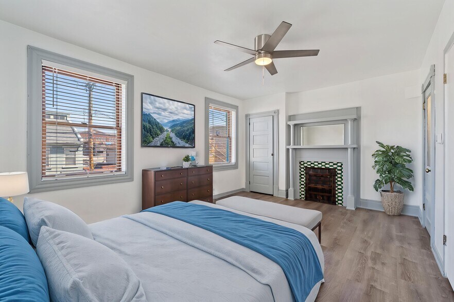 Bed 2 - 2500 Sarah St