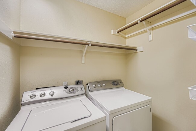 Building Photo - Spacious 3-Bed Townhome in Northwest Hills – Over 3,200 Sq Ft with Courtyard & 2-Car Garage