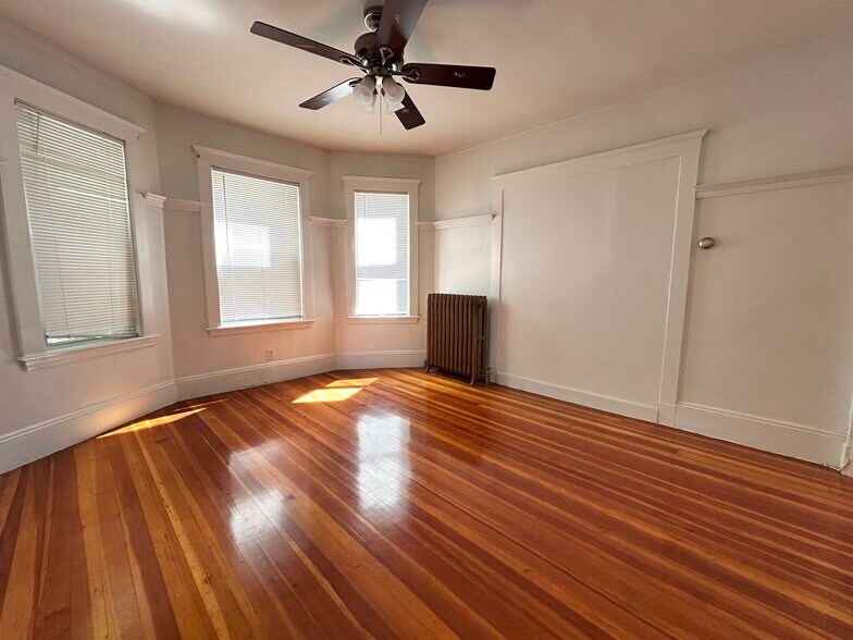 Building Photo - 39 Turner St