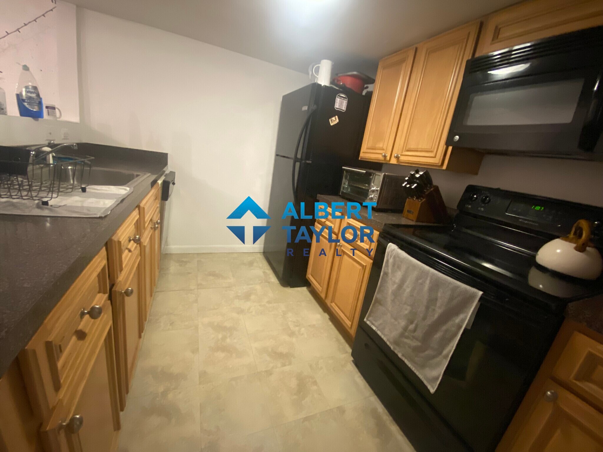 Building Photo - 24 Isabella St